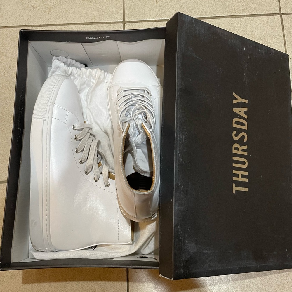 White-Thursday-Size 8